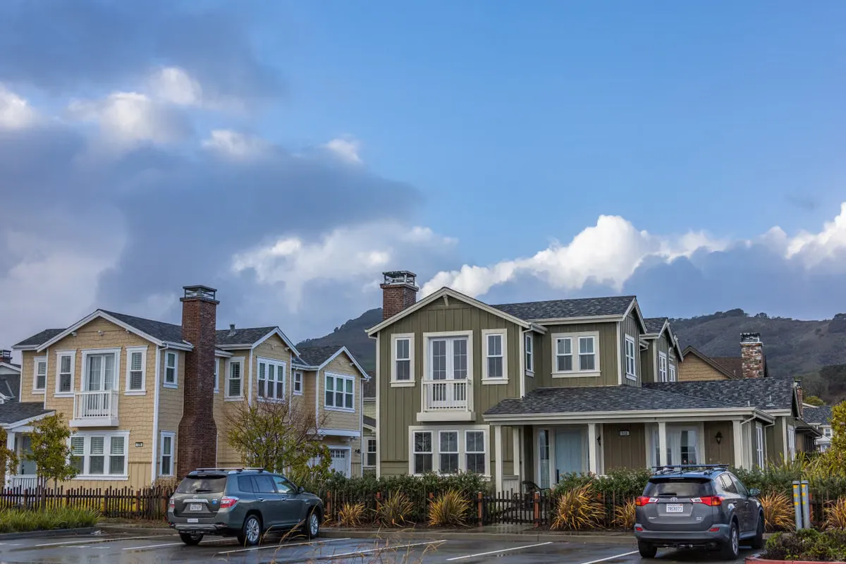 Choosing the Right Neighborhood: What Really Matters